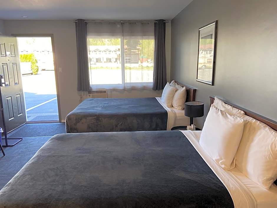 Monashee Lodge