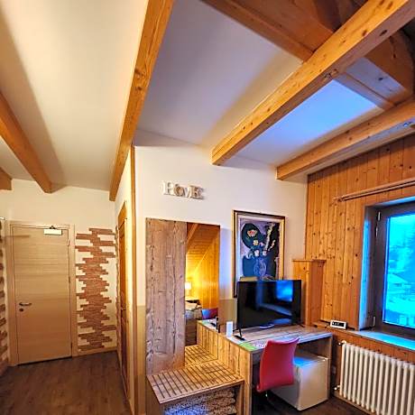 Classic Quadruple Room
