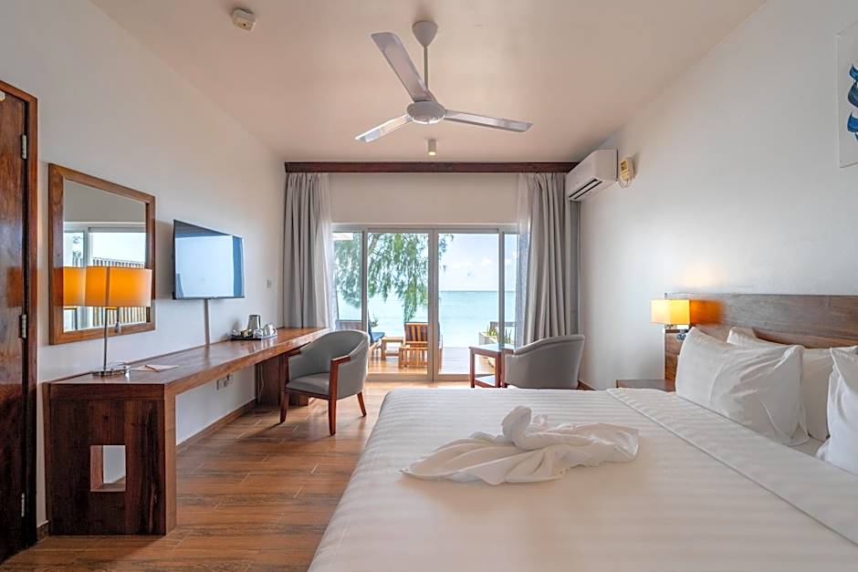 Nungwi Dreams by Mantis