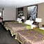 Super 8 by Wyndham Chiswell/Max Meadows Area