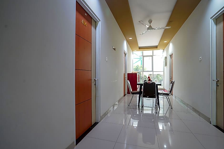 RedDoorz Plus near Palembang Airport 3