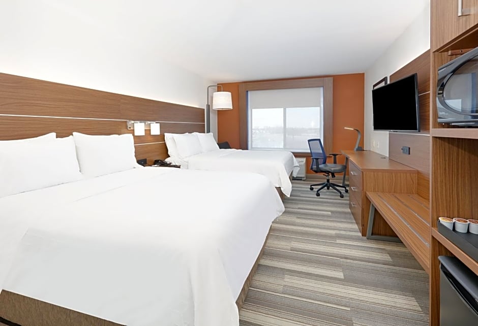 Holiday Inn Express & Suites Mitchell, an IHG Hotel