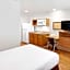WoodSpring Suites College Station