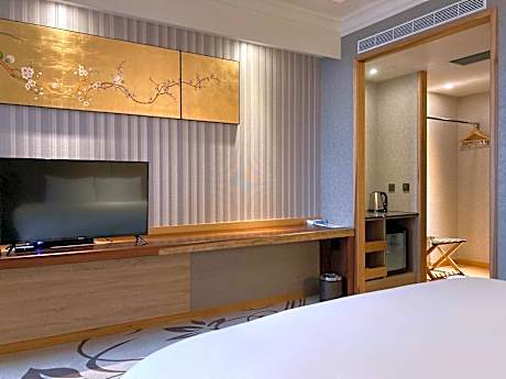 Double or Twin Room (Check-in after 20:00)