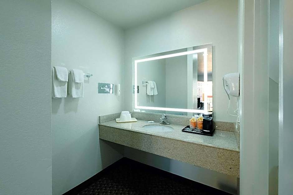 Quality Inn Holbrook near Petrified Forest