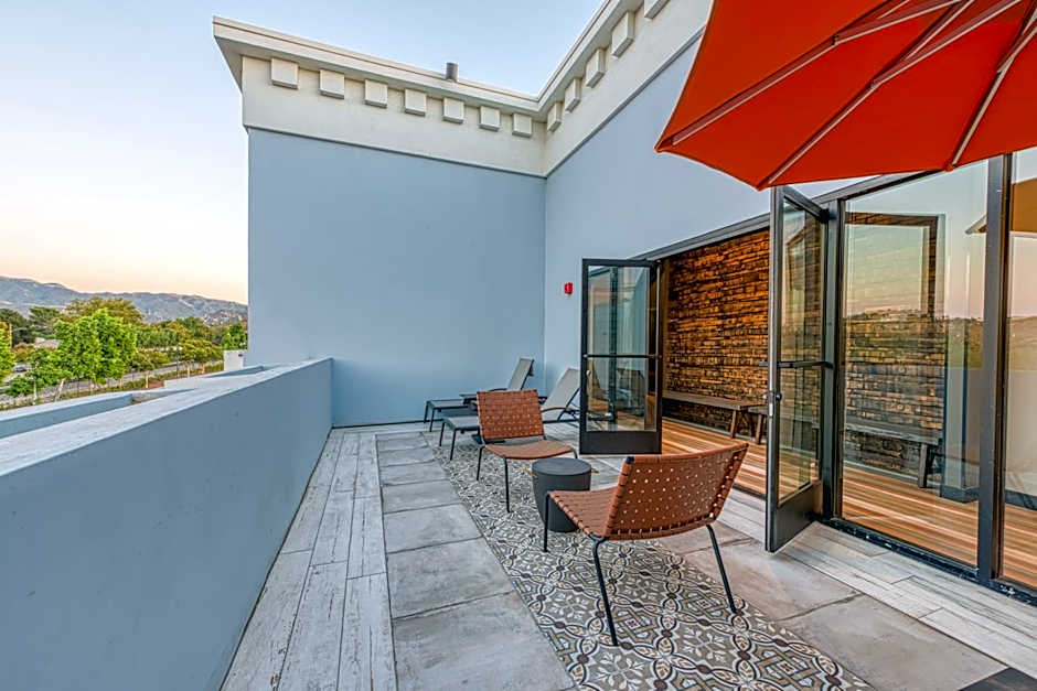 Hotel Lexen Newhall & Santa Clarita - Near Six Flags Magic Mountain