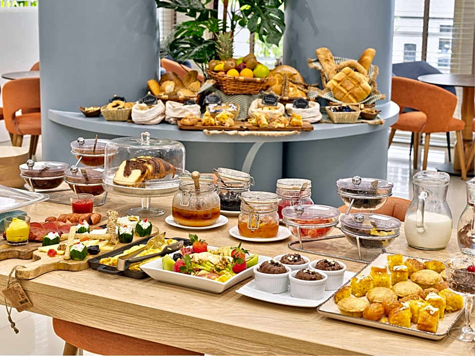 Phidias Piraeus Hotel