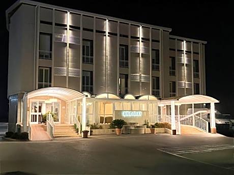 Hotel Holiday