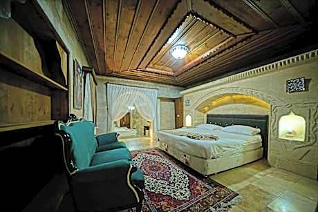 Family Cave Room