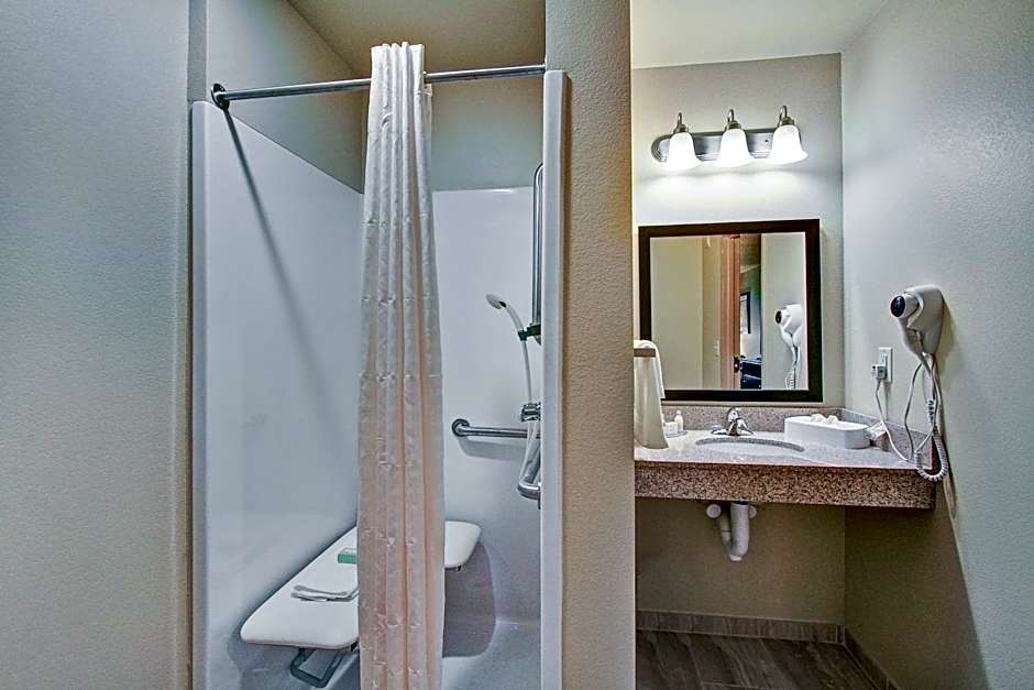 Cobblestone Hotel & Suites Pulaski/Green Bay