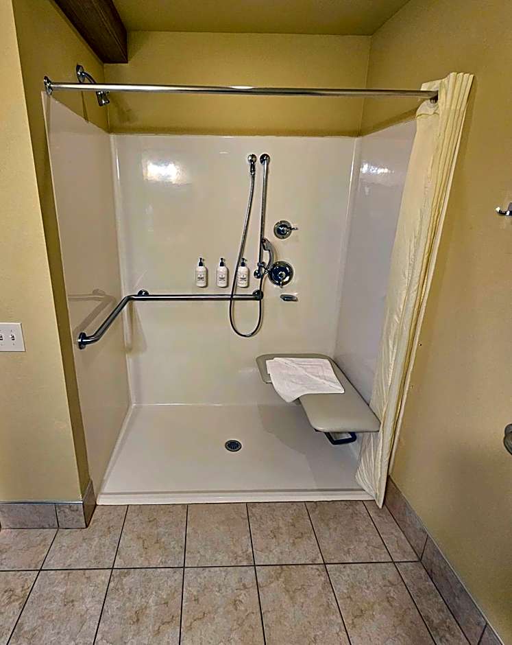 Cobblestone Inn And Suites