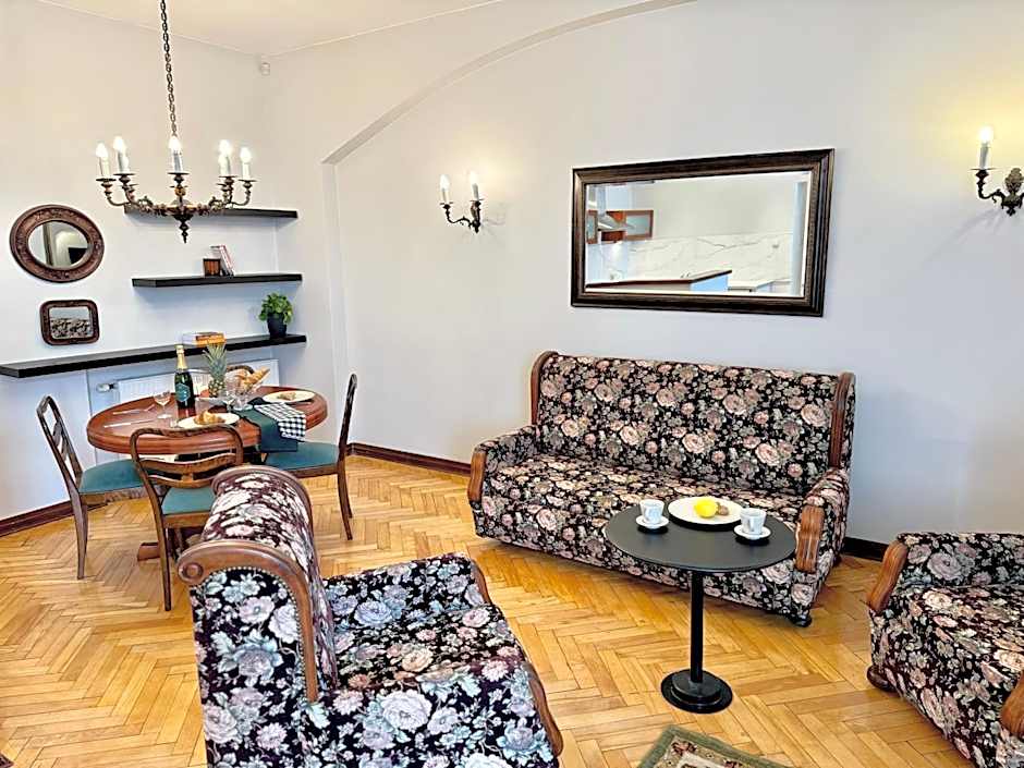 Home & Travel Apartments - AC - Parking - City Centre - Manufaktura - OFF Piotrkowska - EC1 - ATLAS Arena - Orientarium - Monopolis