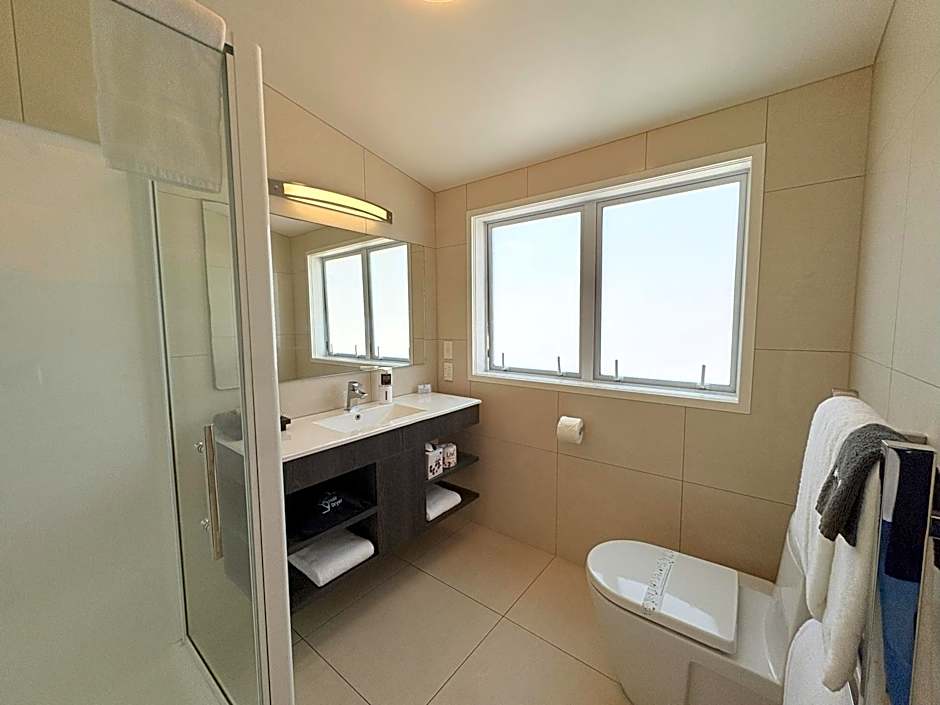 Baileys At The Beach Motel