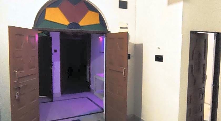 HOTEL THE APARNA RESIDENCY