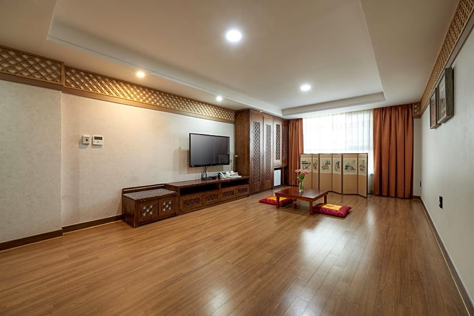 Gyeongju GG Tourist Hotel