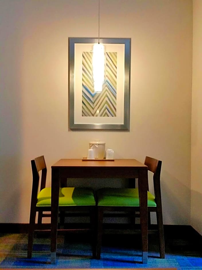 Holiday Inn Express Hotel & Suites Clifton Park By IHG