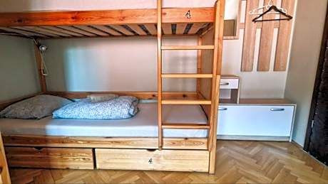 Bed in 4-Bed Mixed Dormitory Room