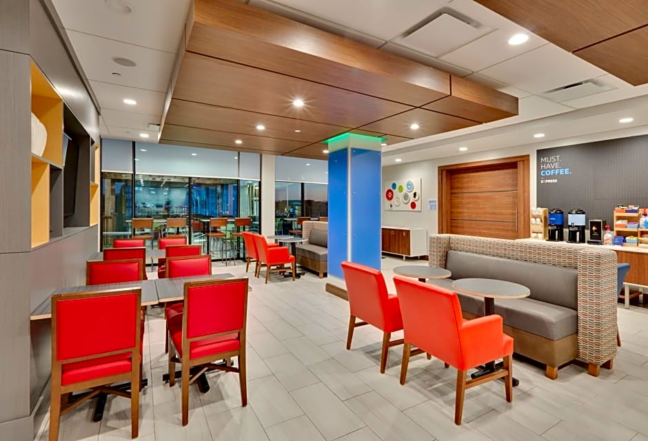 Holiday Inn Express & Suites Fort Worth North - Northlake, an IHG Hotel