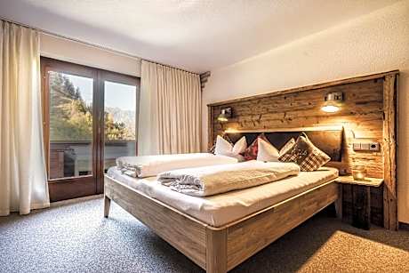 Double room-Standard-Private Bathroom-Balcony