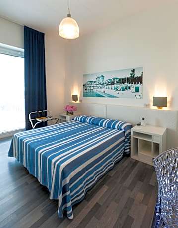 Double Room with Balcony and Sea View