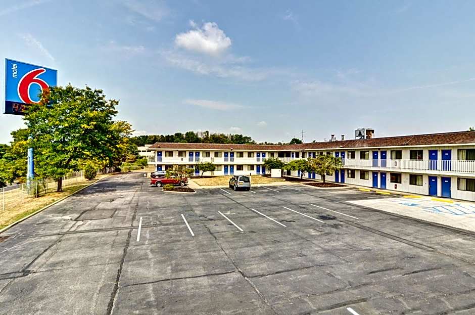Motel 6 Pittsburgh - Crafton