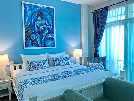 Premium Deluxe 1 King City View with Balcony