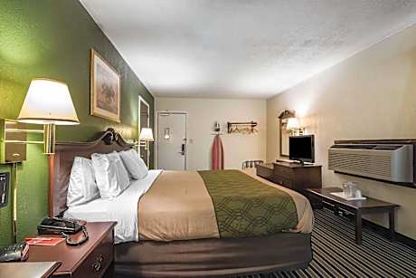 1 King Bed, Nonsmoking