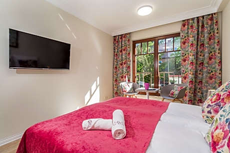 Triple Room with Private Bathroom