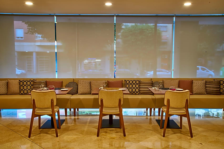 NH Ciudad De Valencia