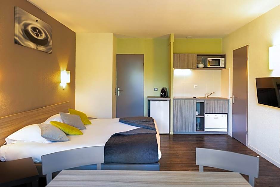 SOWELL Family Les Amandiers