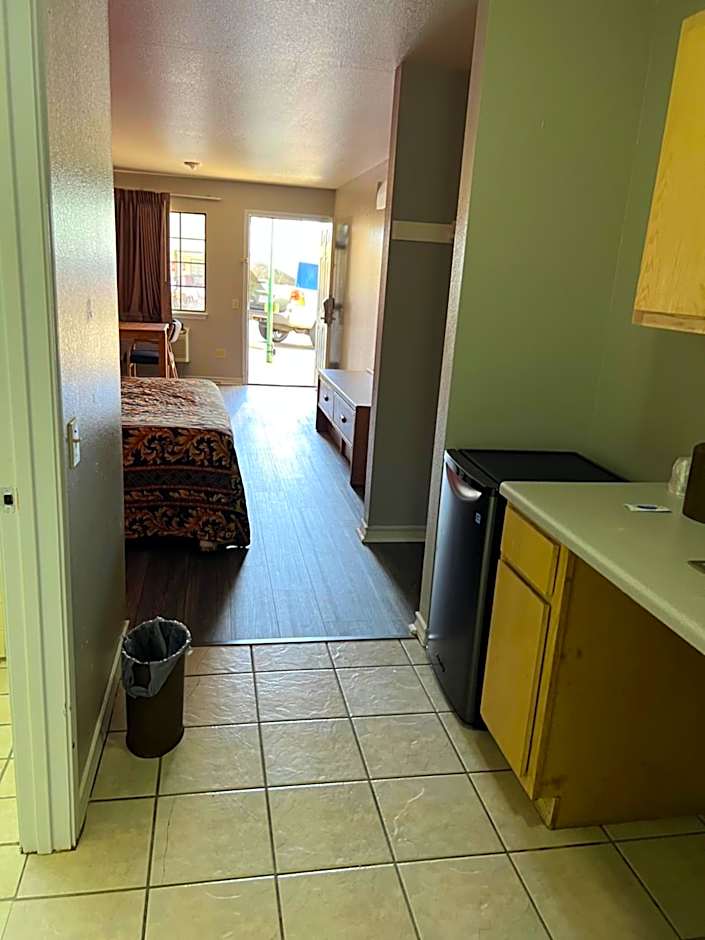 COUNTRY INN MOTEL