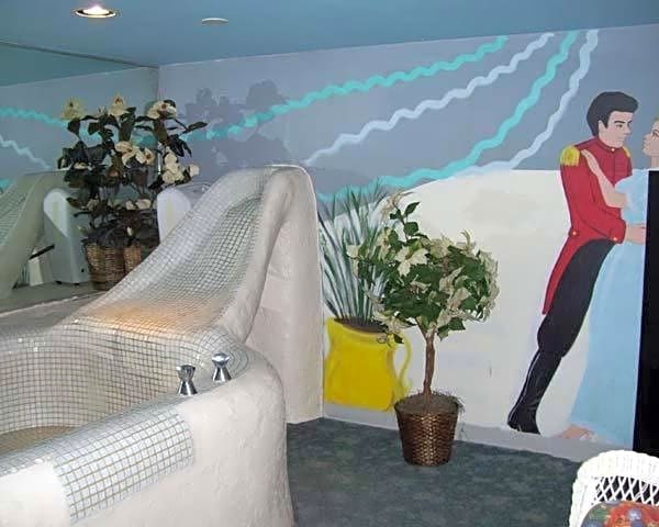 Red Carpet Inn Fanta Suites Hotel