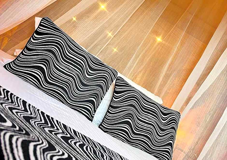 LES 7 MEUSES - Restaurant & Hébergements HÔTELIERS - INSOLITES - WELLNESS - GÎTES