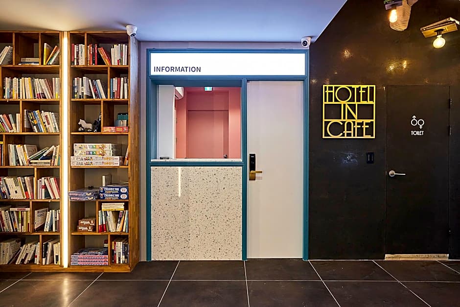 Guri Hotel in Cafe