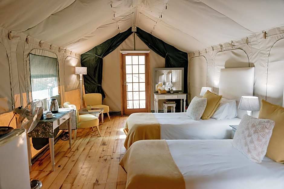 Chandelier Game Lodge