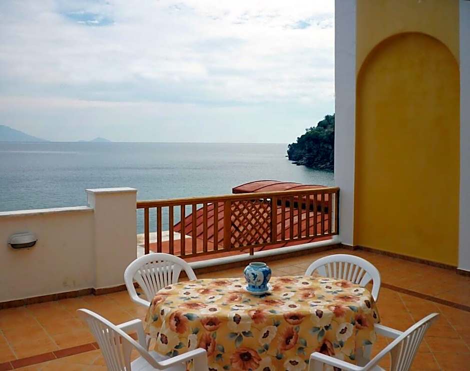 Nereides Seaside Apartments