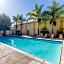 Colonial Pool & Spa Motel