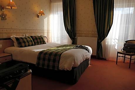 Standard Double Room - Shower