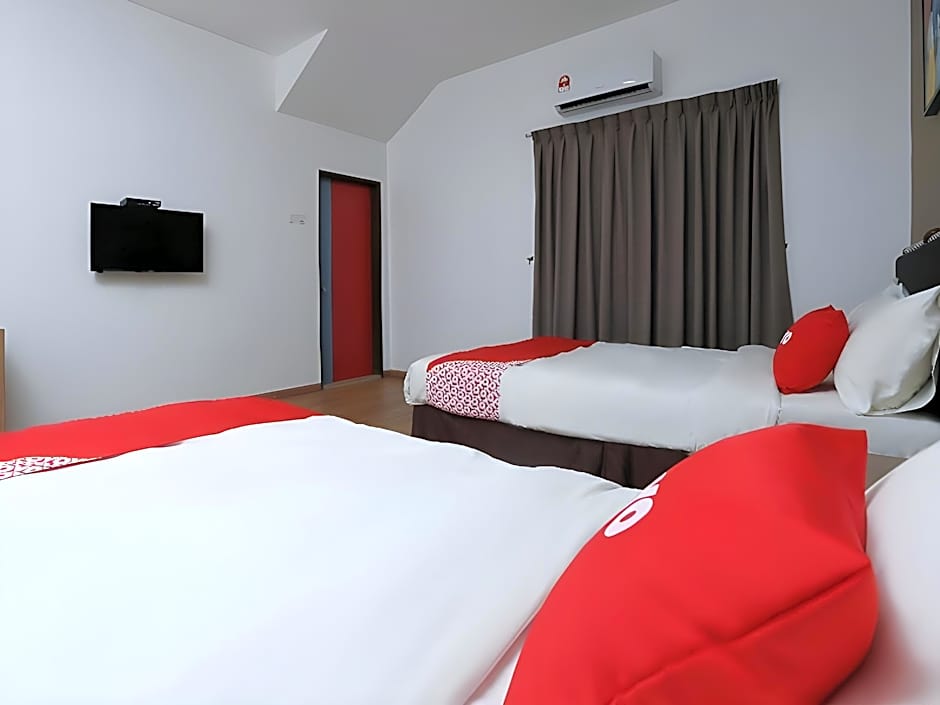 OYO 89915 EAST MOUNT HOTEL