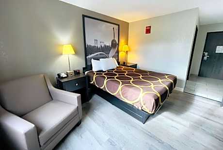 Queen Room - Disability Access/Non-Smoking