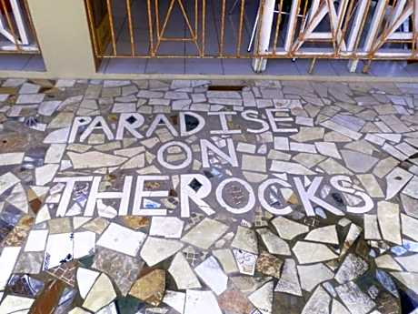 Hotel Paradise on the Rocks