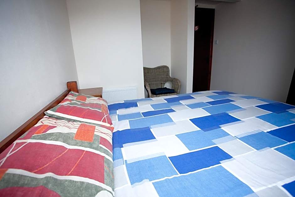 Aille River Tourist Hostel and Campsite Doolin