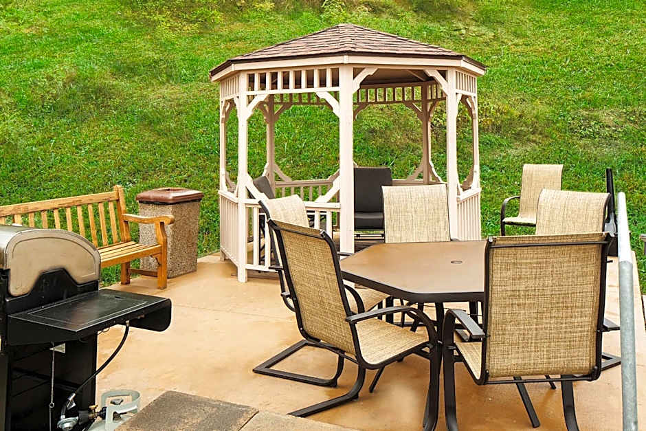 Microtel Inn & Suites by Wyndham St Clairsville/Wheeling