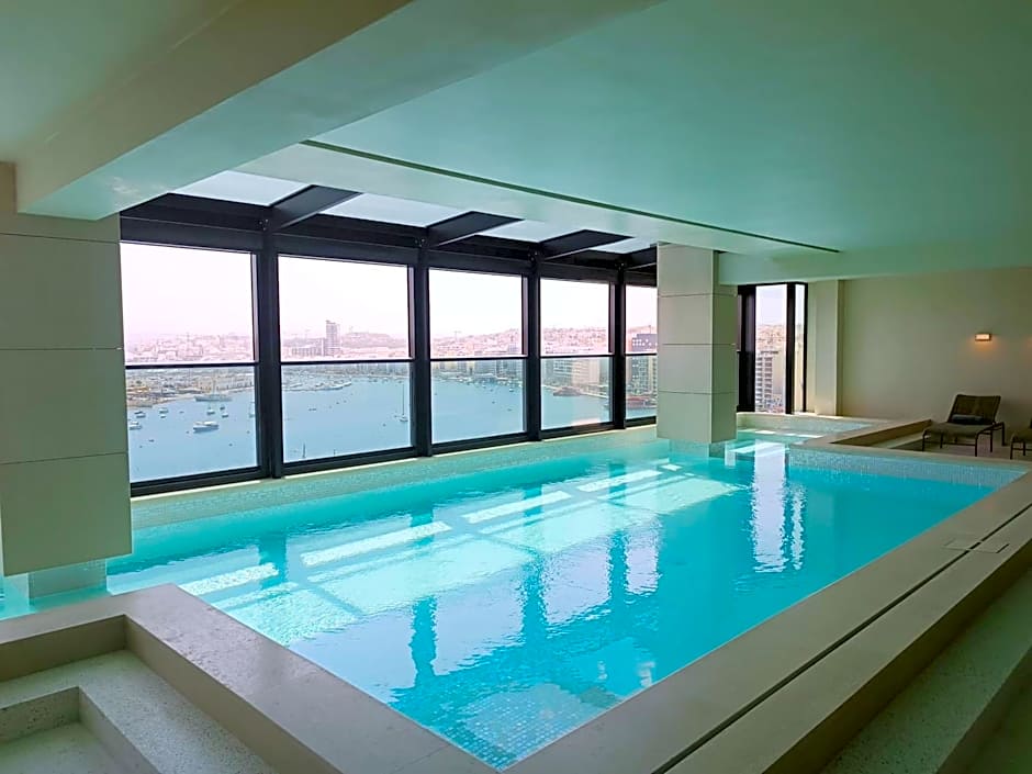 Land's End, Boutique Hotel