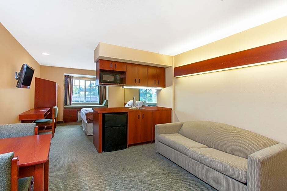 Microtel Inn by Wyndham Rogers
