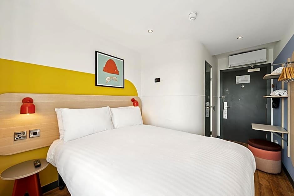 Tune Hotel Haymarket Edinburgh photo 29