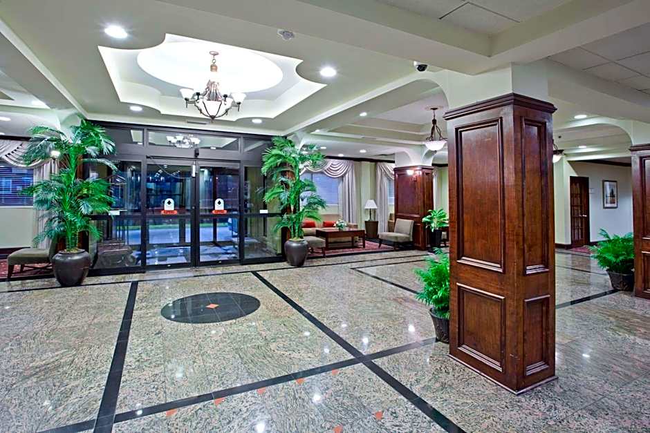 La Quinta Inn & Suites by Wyndham Downtown Conference Center