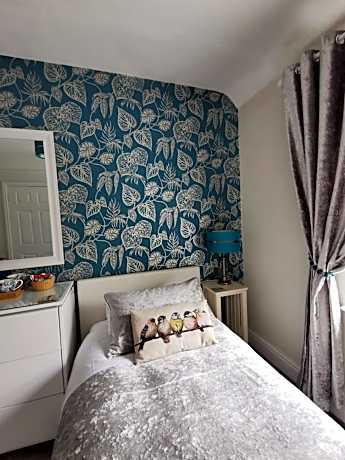 Twin Room with Shower