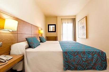 One-Bedroom Suite (2 Adults)