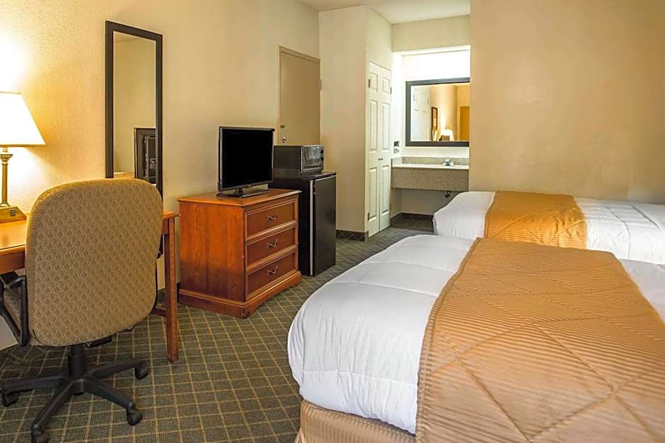 Clarion Inn & Suites Aiken South